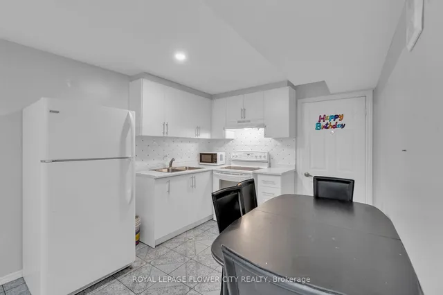 Additional image 29 of 51 Sweetwood Circ