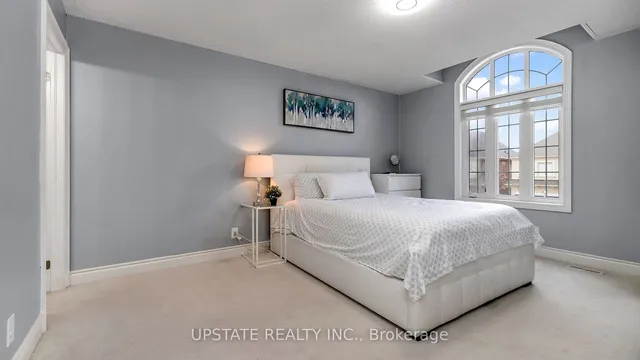 Additional image 28 of 23 Louisburg Cres