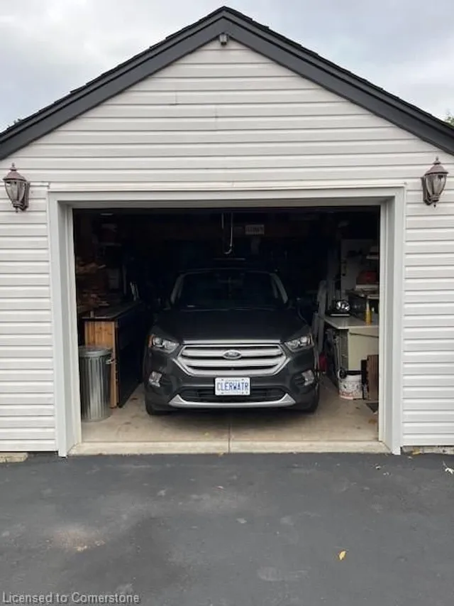 Additional image 44 of 2326 Redfern Rd