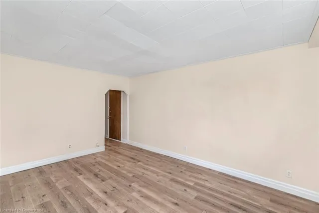 Additional image 7 of 802 King St Unit 5