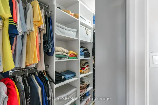 Additional image 15 of 716 The West Mall Unit 1402