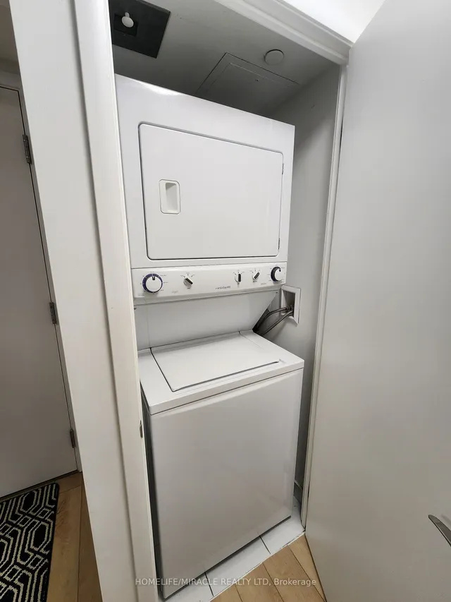 Additional image 12 of 800 Lawrence Ave Unit 407