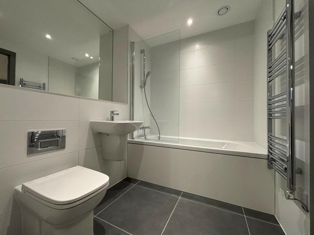 Additional image 3 of JQ Rise