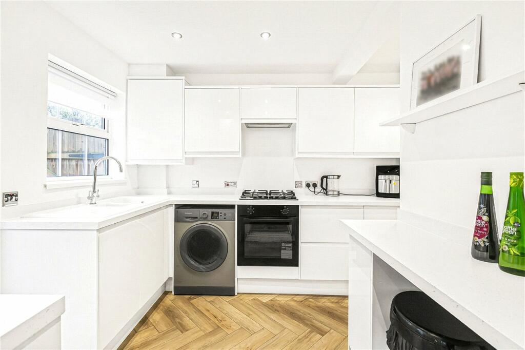 Additional image 5 of Knightsfield, Welwyn Garden City, Hertfordshire, AL8