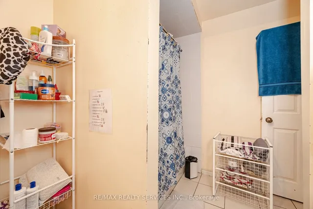 Additional image 31 of 12 Courtleigh Sq