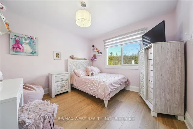 Additional image 9 of 6 Clementview Crt