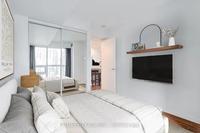 Additional image 16 of 219 Fort York Blvd Unit 1204