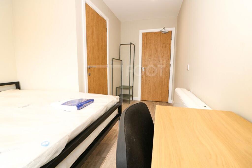 Additional image 7 of COLONNADE HOUSE INCLUDES ELECTRIC + WATER BILLS