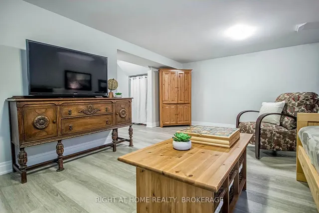 Additional image 28 of 46 L'Amoreaux Dr