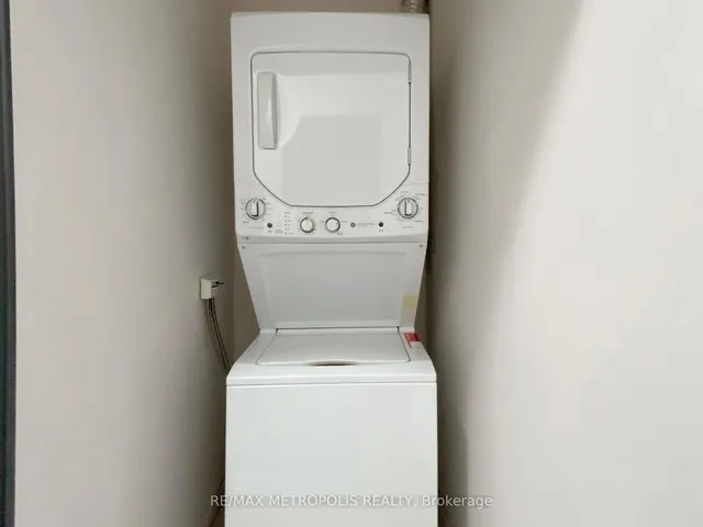 Additional image 4 of 2772 KEELE St Unit 807