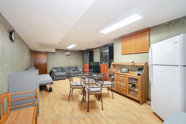 Additional image 19 of 171 Montrose Ave