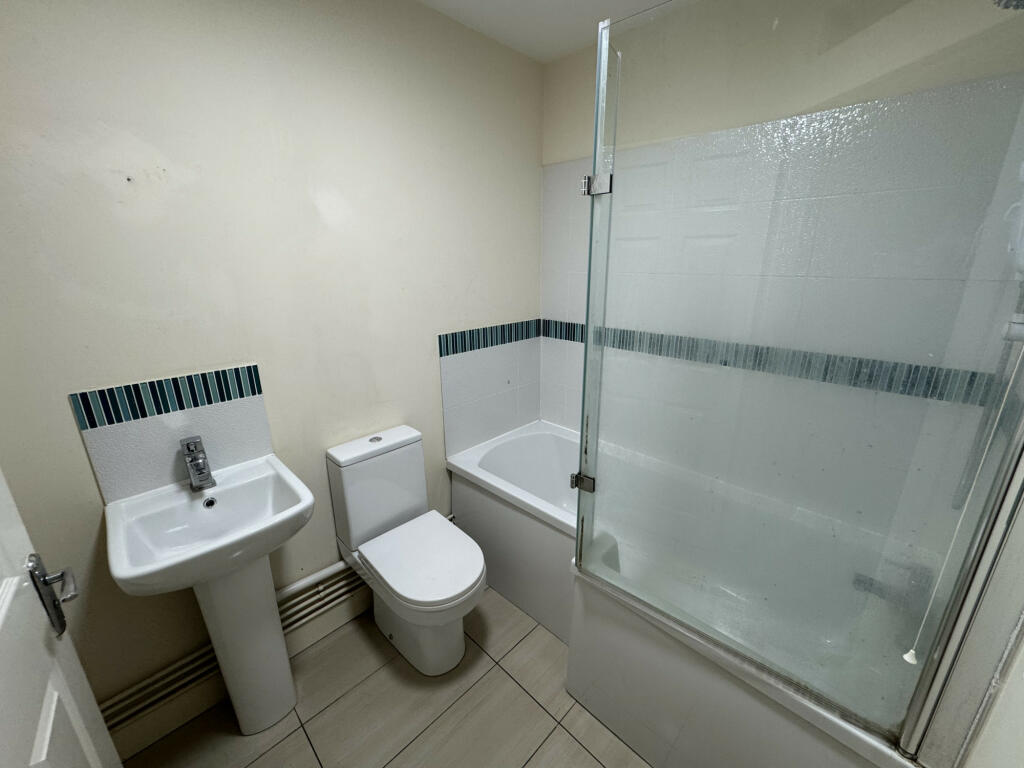 Additional image 6 of Flat 6, High Street, Bromsgrove, Worcestershire, B61