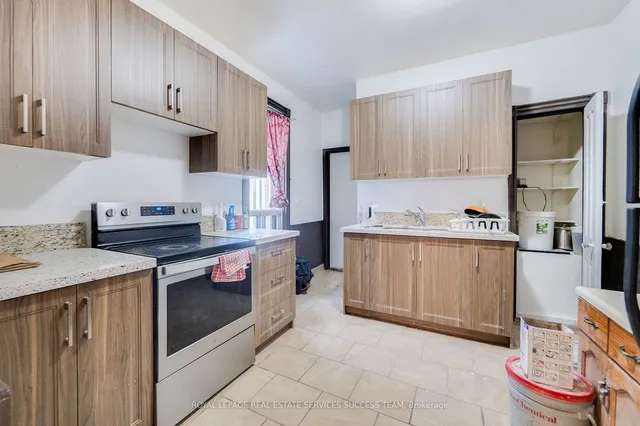 Additional image 14 of 109 Sanford Ave