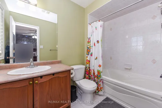 Additional image 25 of 37 Bluffwood Cres