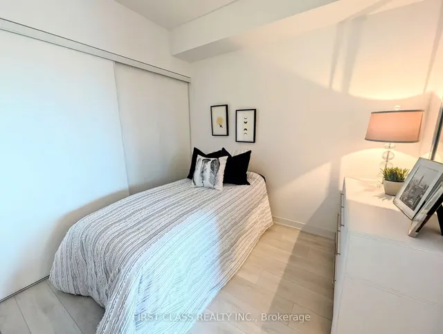 Additional image 17 of 31 Tippett Rd Unit 411