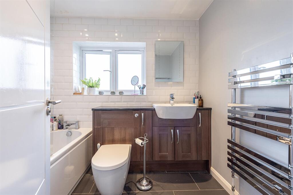 Additional image 10 of Wroxham Way, Harpenden