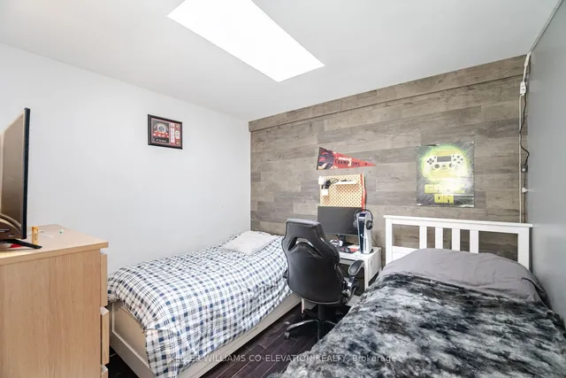 Additional image 24 of 310 Silverthorn Ave