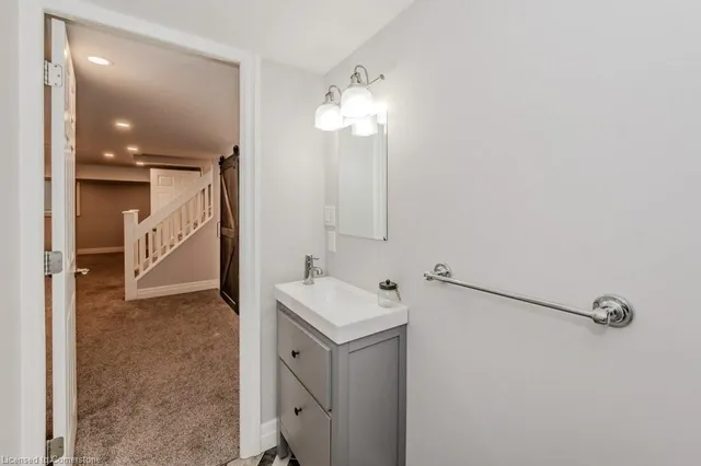 Additional image 35 of 203 Farrier Dr