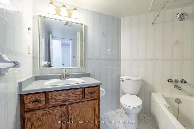 Additional image 23 of 8 Village Green Unit 612