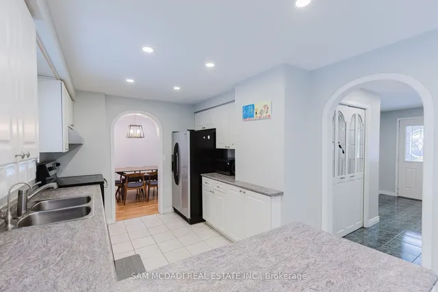 Additional image 23 of 2344 Devon Rd