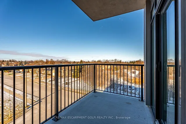 Additional image 26 of 1 Redfern Ave Unit 329