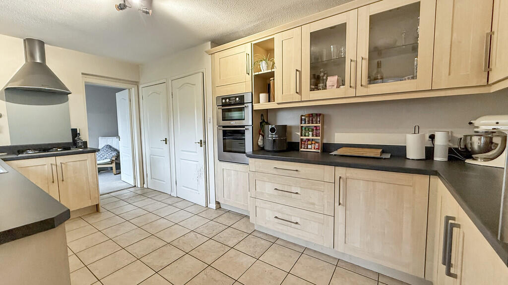 Additional image 6 of Langholm Avenue, Warminster