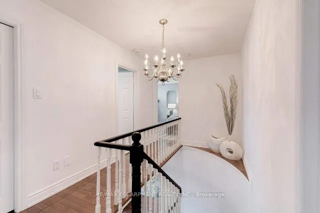 Additional image 16 of 2182 Maplewood Dr