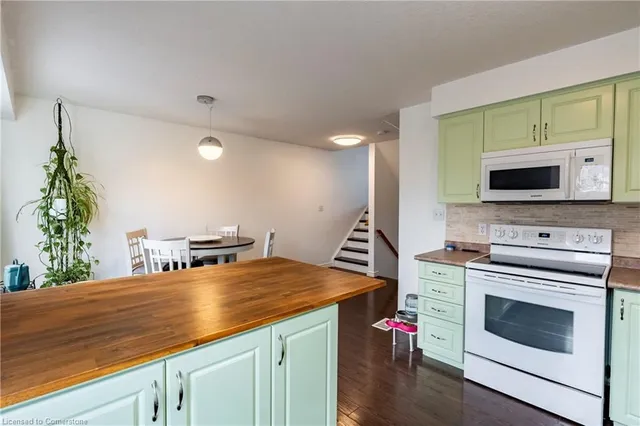 Additional image 6 of 216 Sophia Cres