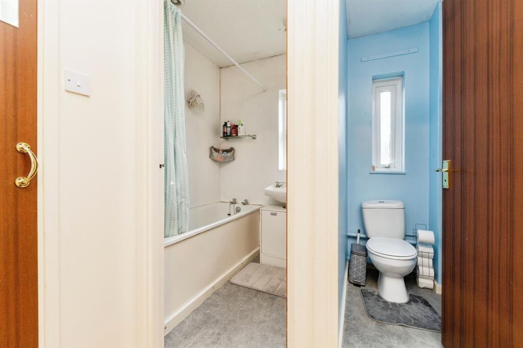 Additional image 15 of Broadwater Crescent, Welwyn Garden City