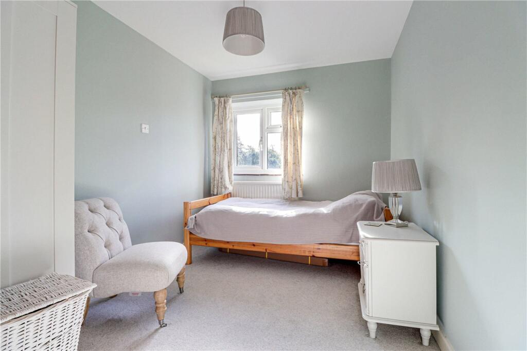 Additional image 13 of Bloomfield Road, Harpenden, Hertfordshire, AL5