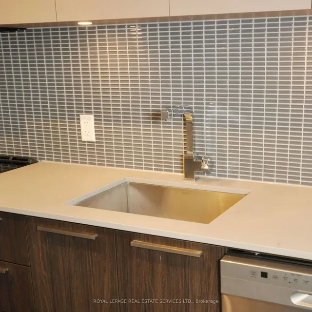 Additional image 13 of 4208 Dundas St Unit 702