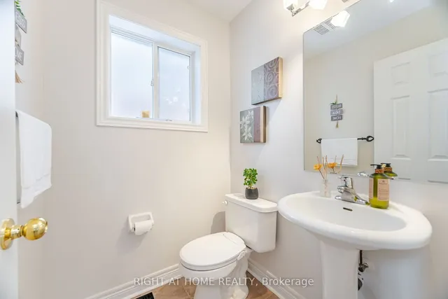 Additional image 15 of 1071 Kennedy Circ