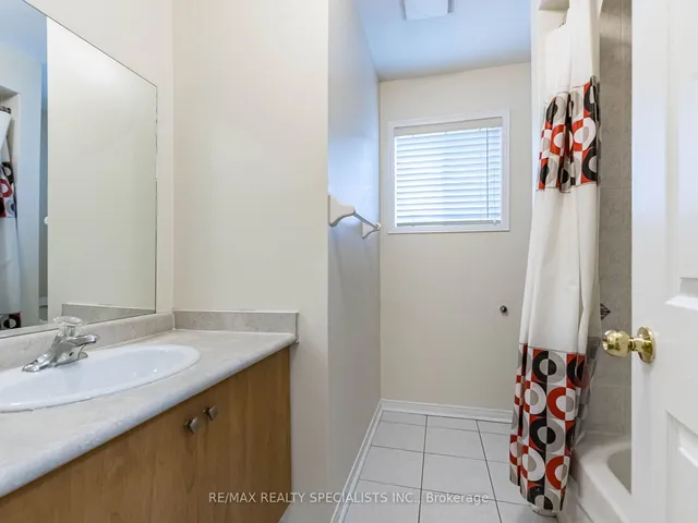 Additional image 24 of 25 Commodore Dr