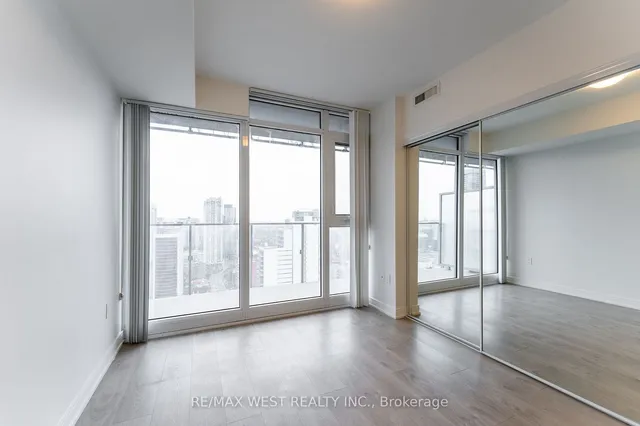 Additional image 11 of 50 Wellesley St Unit 3708