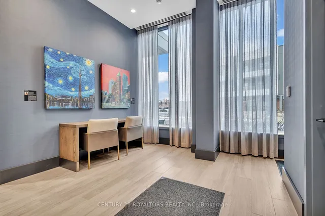 Additional image 22 of 10 Lagerfeld Dr