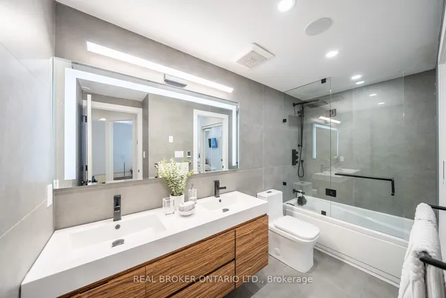 Additional image 21 of 32 Stadium Rd Unit 355