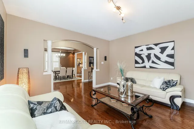 Additional image 16 of 36 Quatro Cres