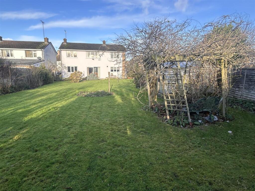 Additional image 26 of St Albans Road East, Hatfield