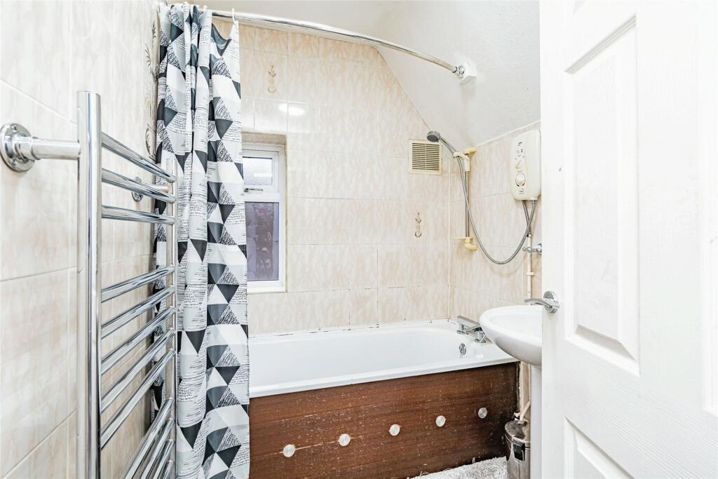 Additional image 8 of Timbertree Crescent, Cradley Heath, West Midlands, B64
