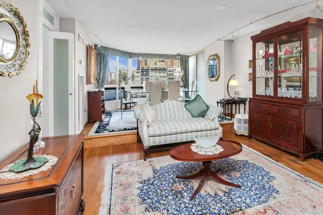 Additional image 10 of 130 Carlton St Unit 609