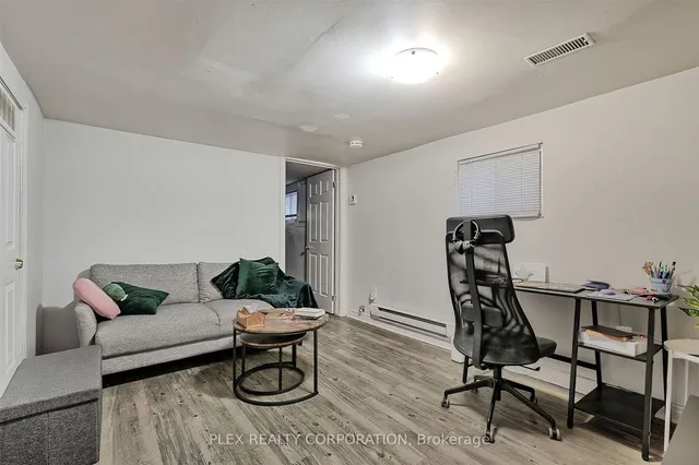 Additional image 20 of 193 Coxwell Ave