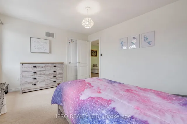 Additional image 23 of 1038 Laurier Ave