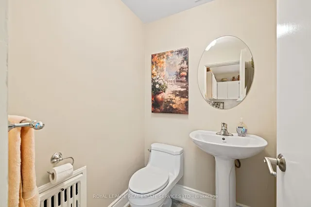 Additional image 30 of 70 Leggett Ave