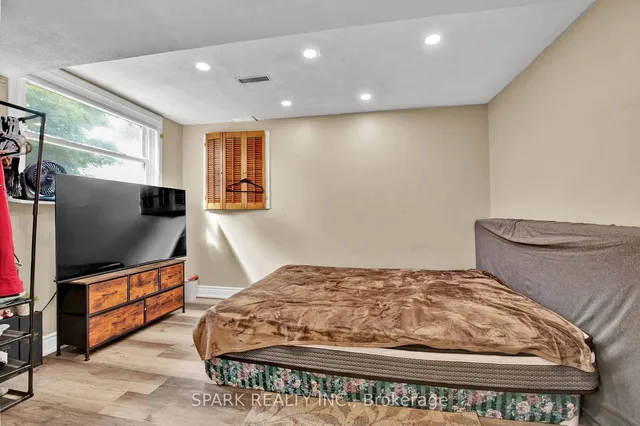 Additional image 30 of 65 Dalegrove Dr