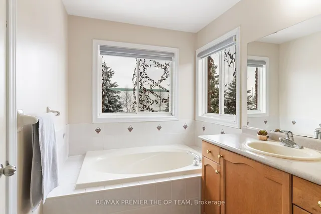 Additional image 12 of 922 Ledbury Cres