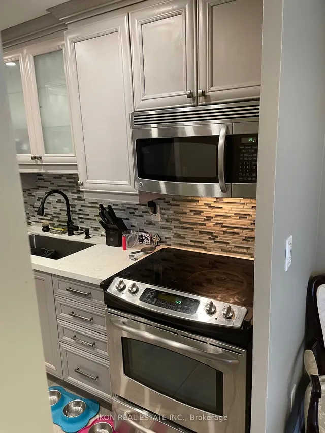 Additional image 2 of 10 Edgecliff Gfwy Unit 504