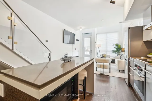 Additional image 10 of 1030 King St Unit 121