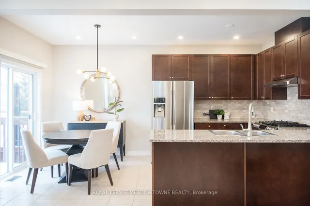 Additional image 13 of 394 Bessborough Dr