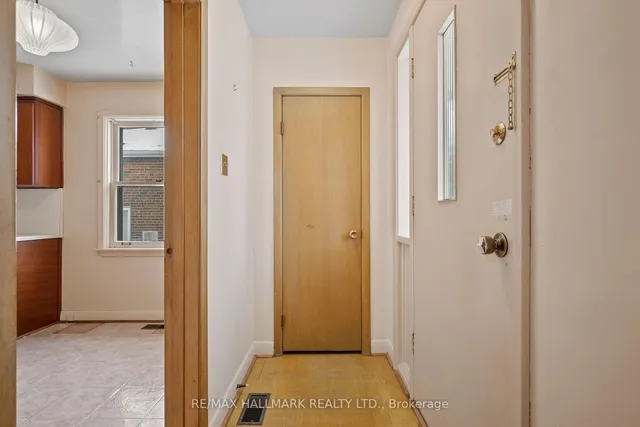 Additional image 16 of 34 Linelle St