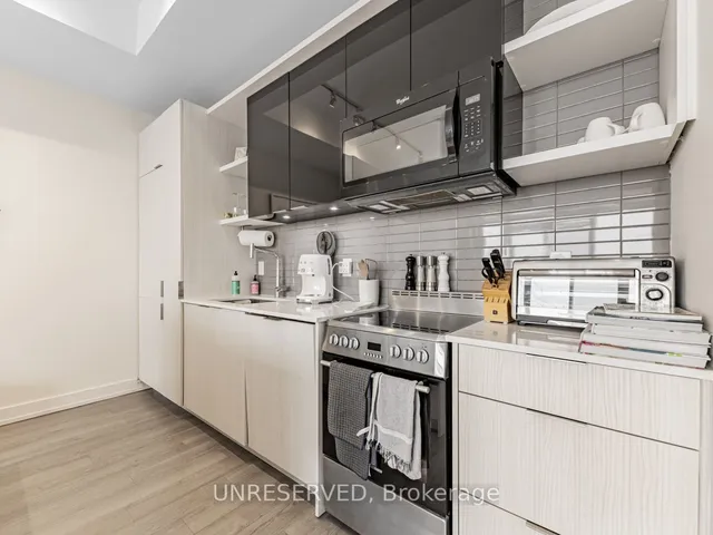 Additional image 8 of 6 Parkwood Ave Unit 811